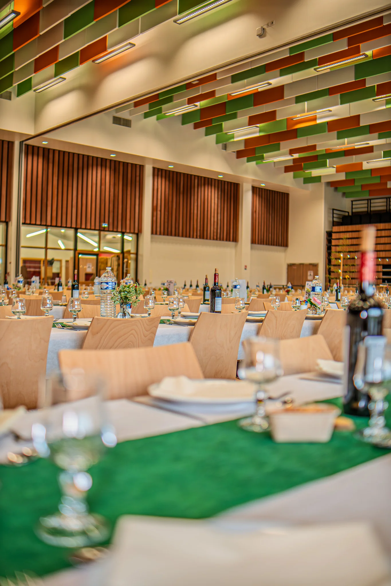 Photographie du deuxième banquet de la Tablée de la Roche aux Fées - Convivialité et produits locaux à Janzé
